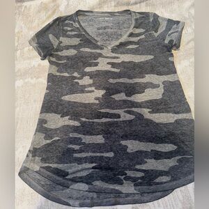 Lucky Brand Gray Fitted Short Sleeve Tee